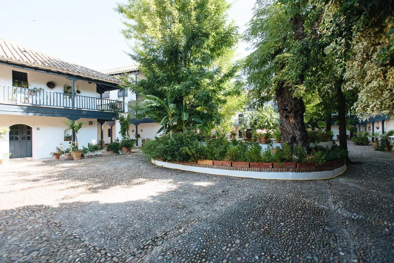 Aitana'S Retreat With Charming Garden Apartment Seville